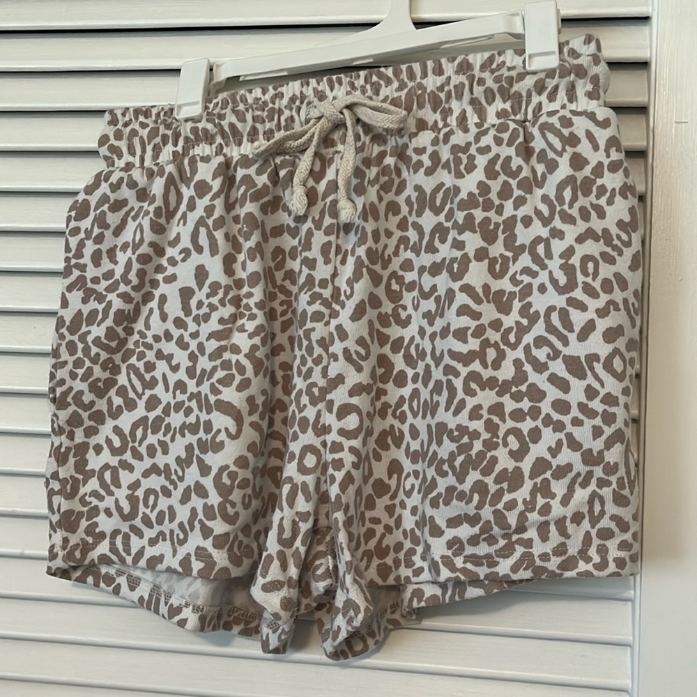 Leopard print 2-piece shirt & short set